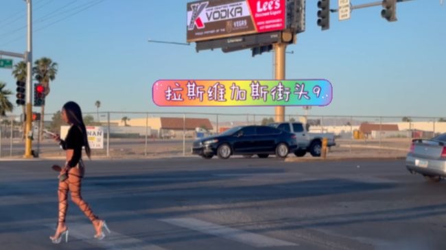捷克街头搭讪-空气刘海紫色公主切的长腿肉丝便利店员